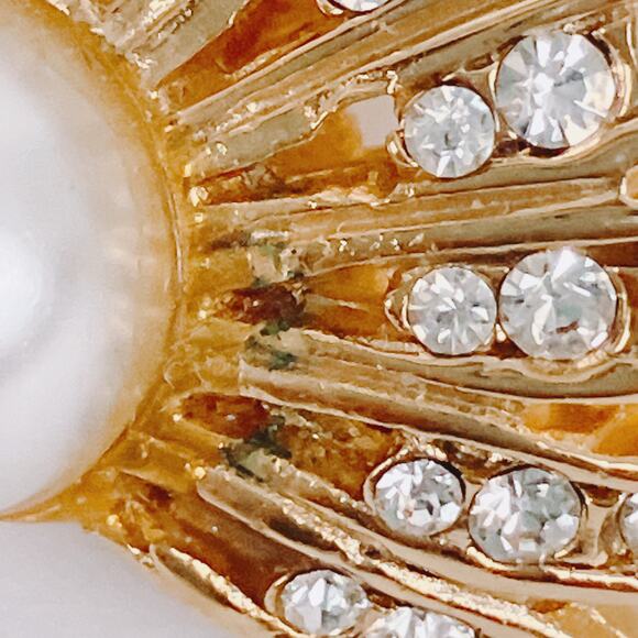 Vintage 1960s Rhinestone Faux Pearl Floral Brooch Mid Century Romantic Gold Tone - Picture 9 of 10